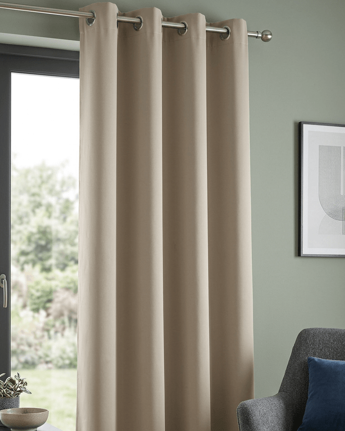 ODELIE – 2-pack mörkläggningsgardiner, lattebeige – mørklægningsgardin
